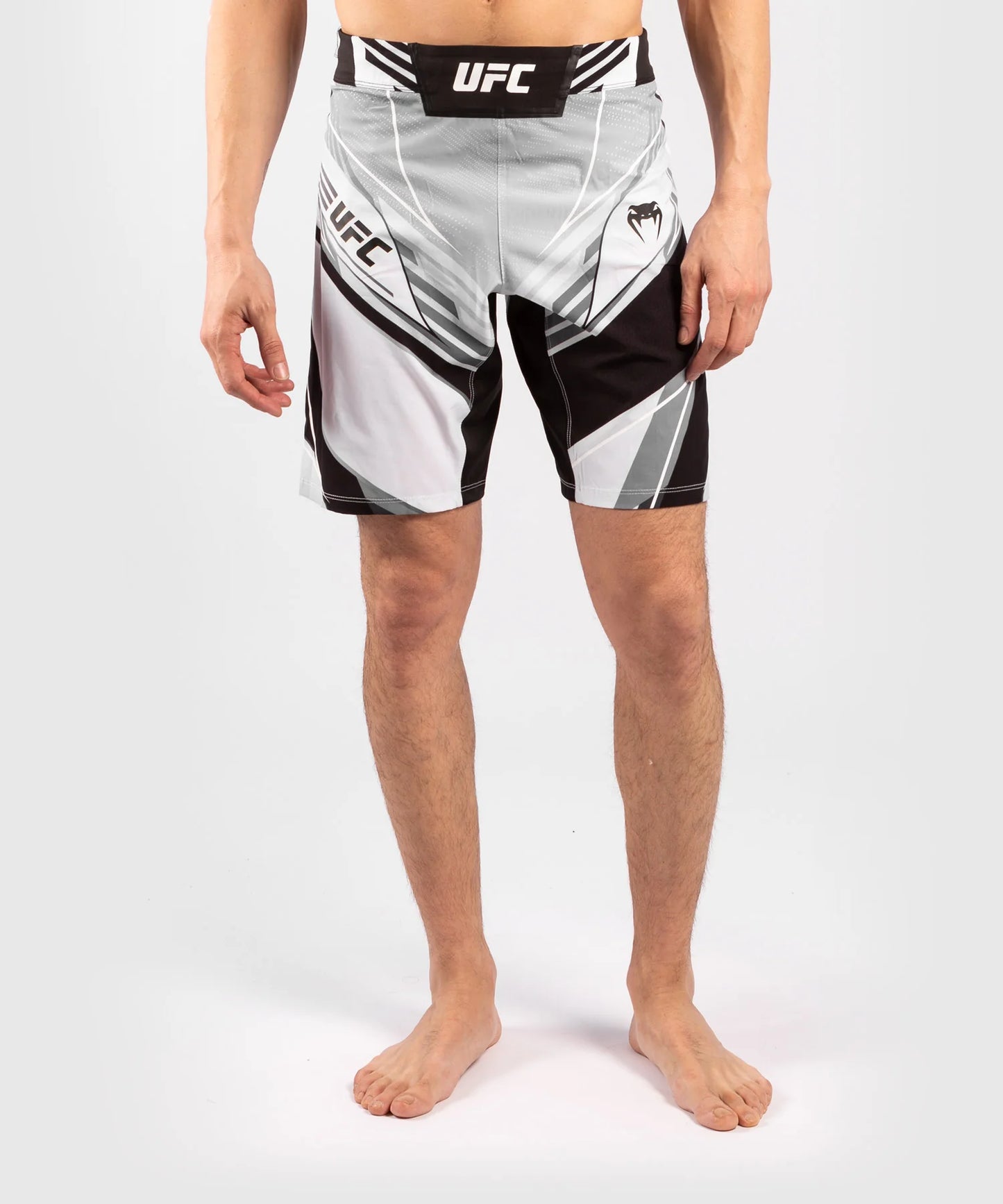 UFC Venum Authentic Fight Night Herren Shorts - Long Fit - Weiss - FIGHTWEAR