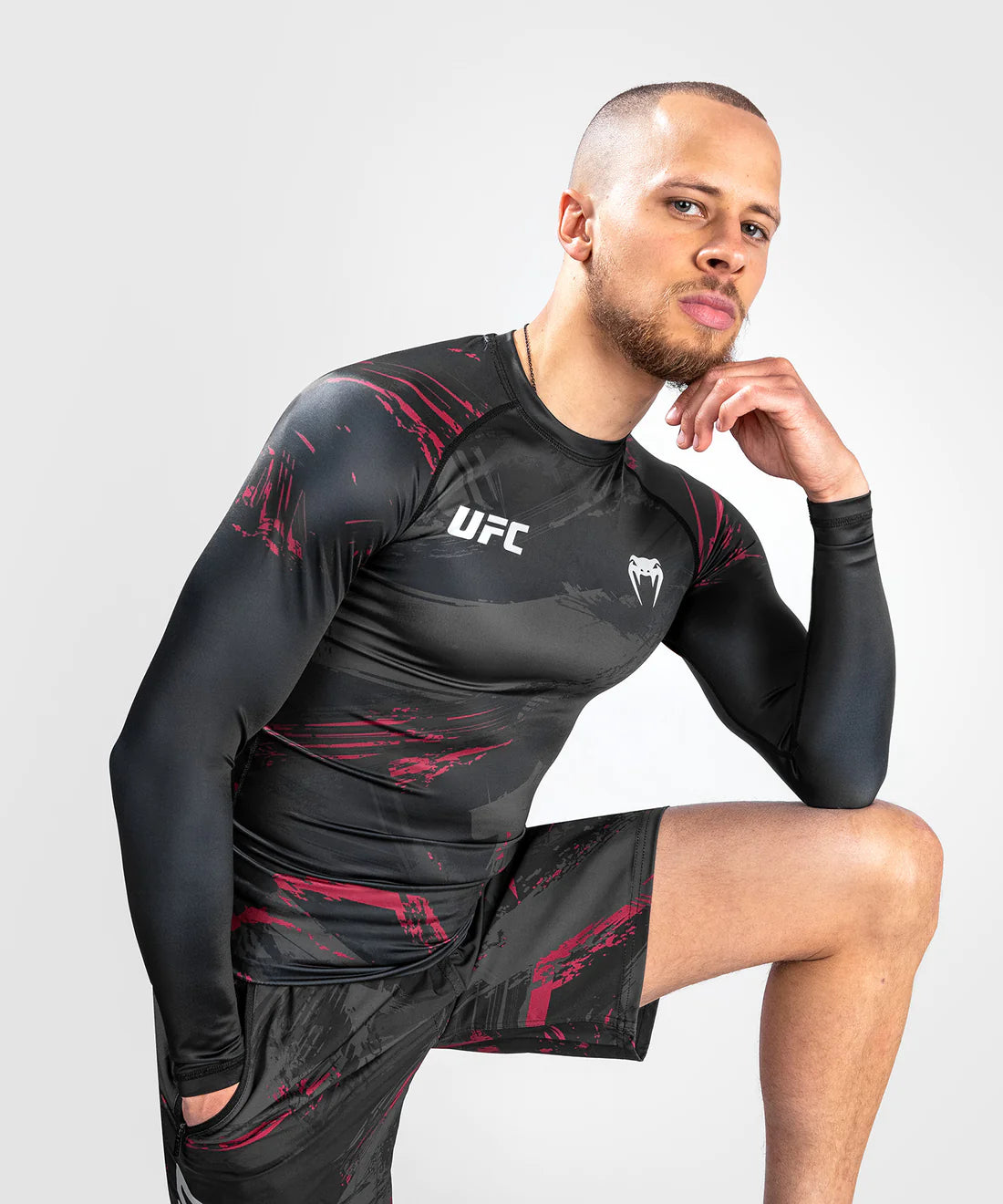 UFC Venum Authentic Fight Week 2.0 Compression T-Shirt – Langarm – Schwarz/Rot - FIGHTWEAR