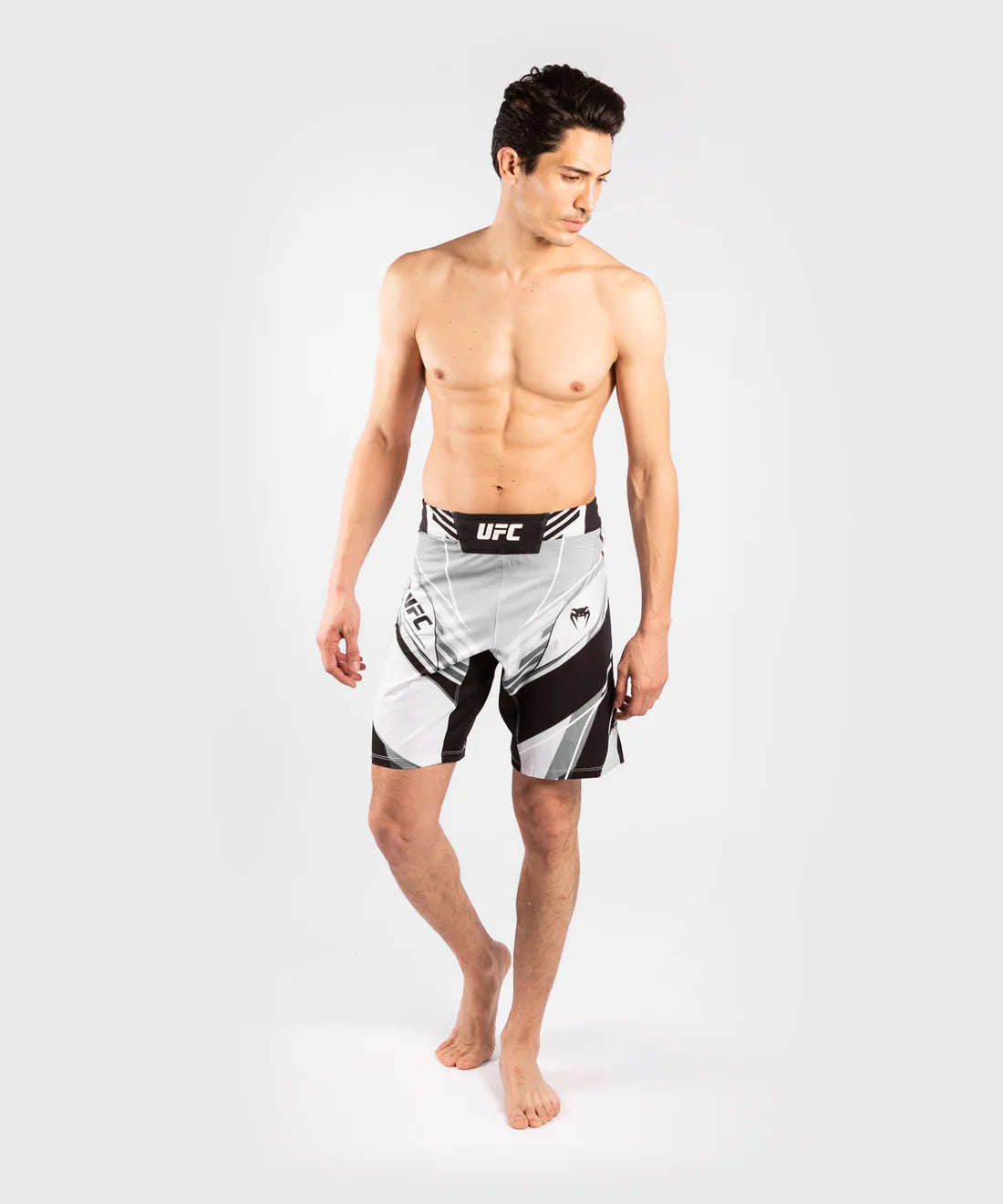 UFC Venum Authentic Fight Night Herren Shorts - Long Fit - Weiss - FIGHTWEAR