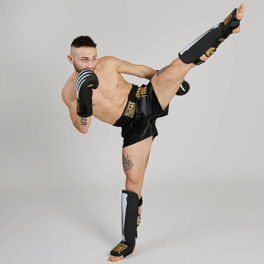 Leone x Iuter Combat Shorts - Schwarz - FIGHTWEAR