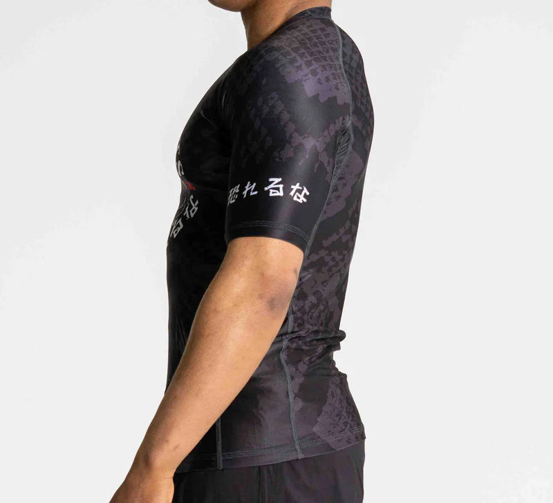 Rashguard à manches courtes FUJI Oni vs. Anaconda - Noir