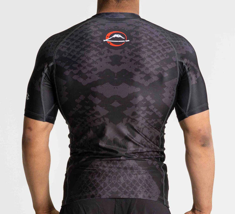 Rashguard à manches courtes FUJI Oni vs. Anaconda - Noir