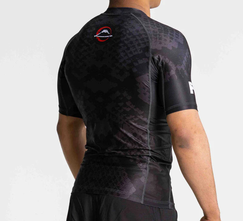 Rashguard à manches courtes FUJI Oni vs. Anaconda - Noir