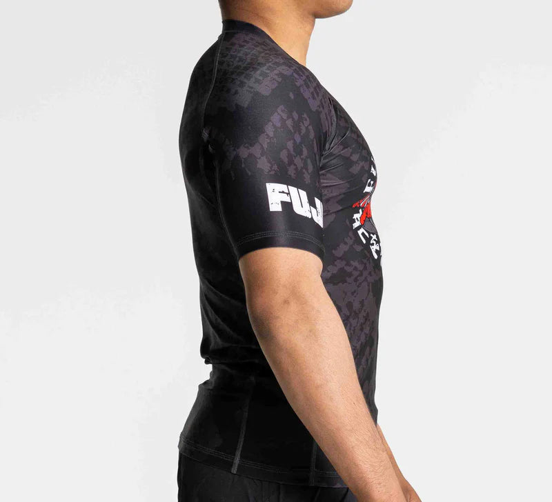 Rashguard à manches courtes FUJI Oni vs. Anaconda - Noir