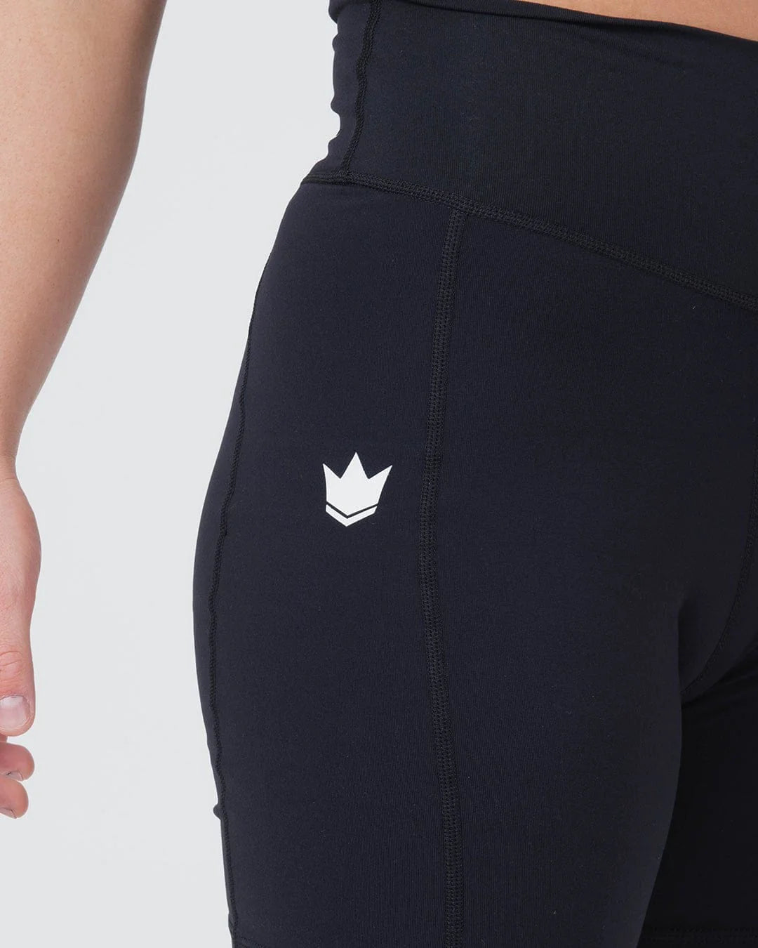 Pantaloncini da allenamento Kingz Kore da donna - neri