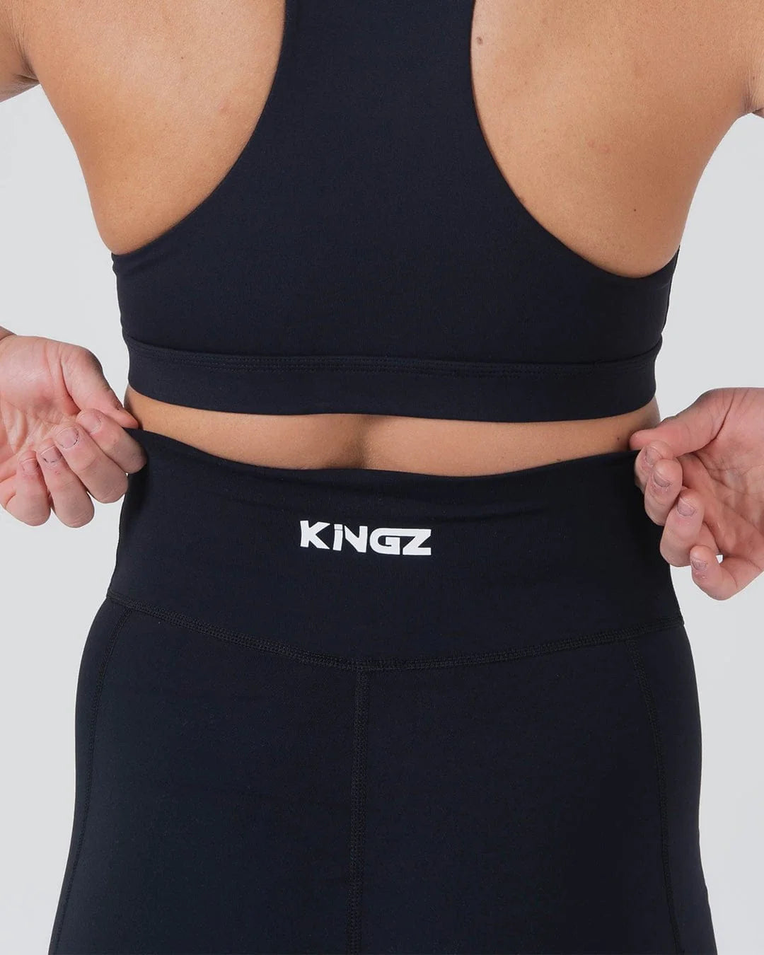 Pantaloncini da allenamento Kingz Kore da donna - neri