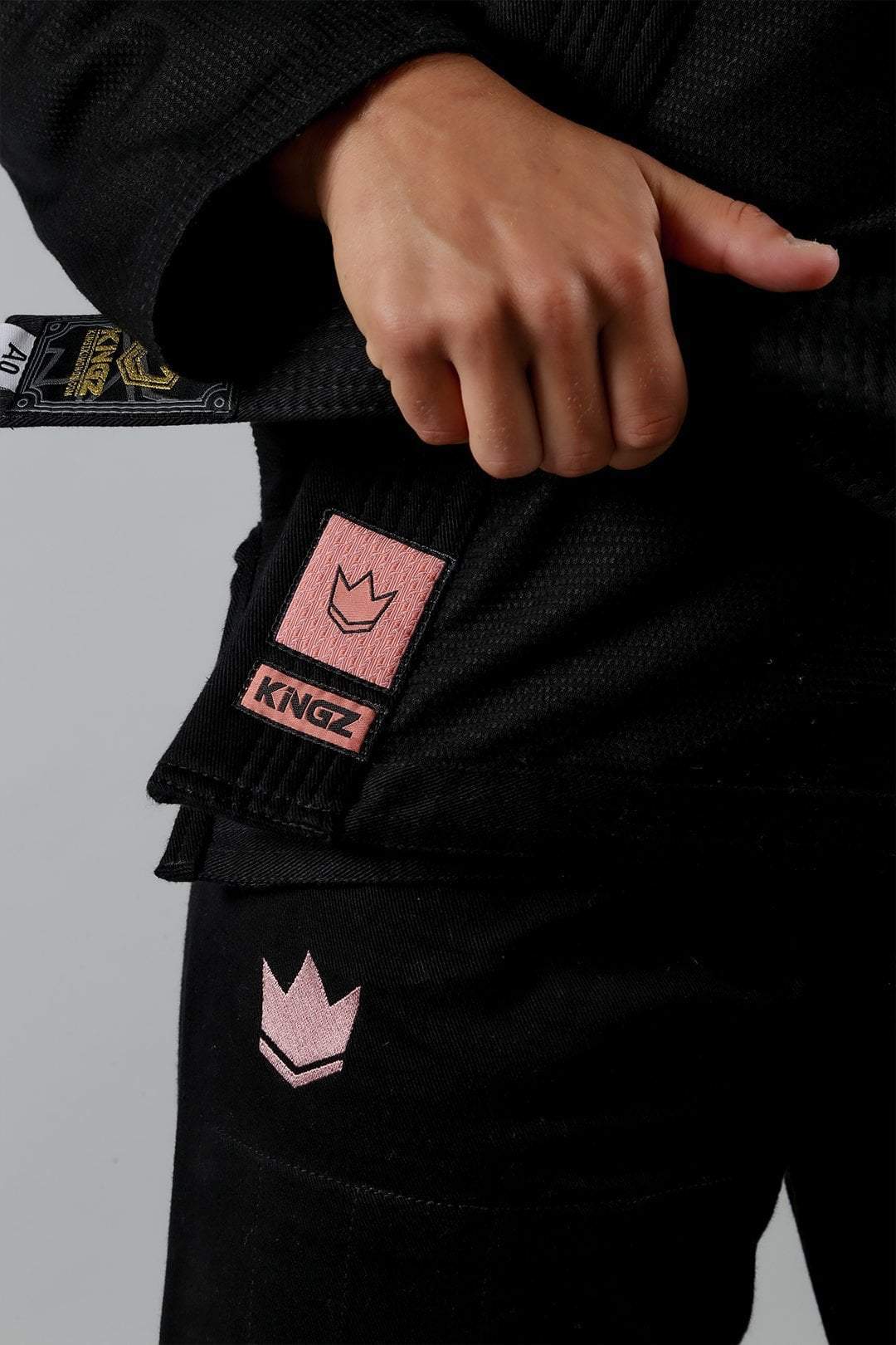 Kingz The ONE Womens Jiu Jitsu Gi - Schwarz/Rosa Gold - FIGHTWEAR