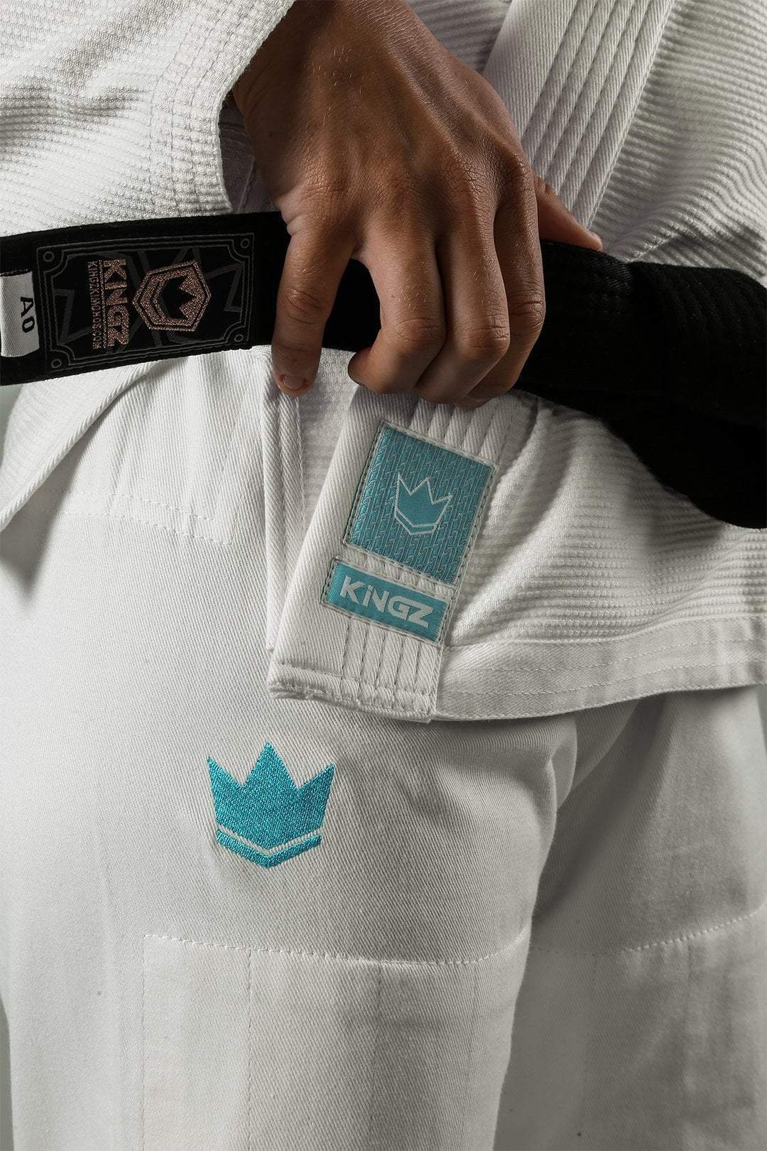 Kingz The ONE Womens Jiu Jitsu Gi - Weiss/Himmelblau - FIGHTWEAR
