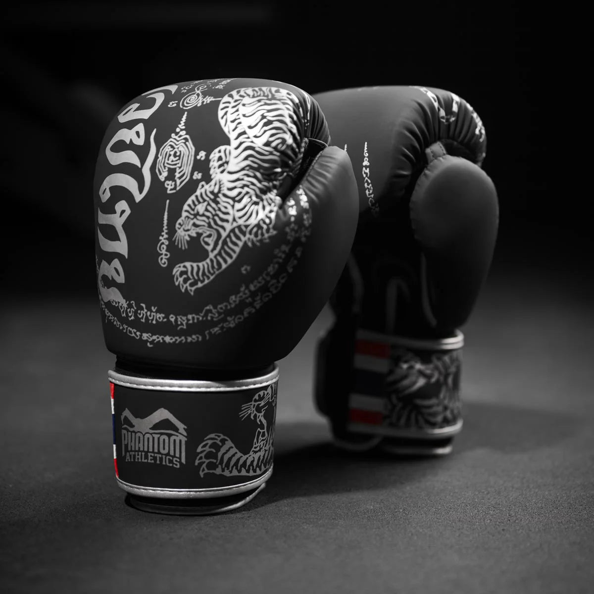 Gants de boxe Muay Thai Phantom Athletics - Édition limitée argent