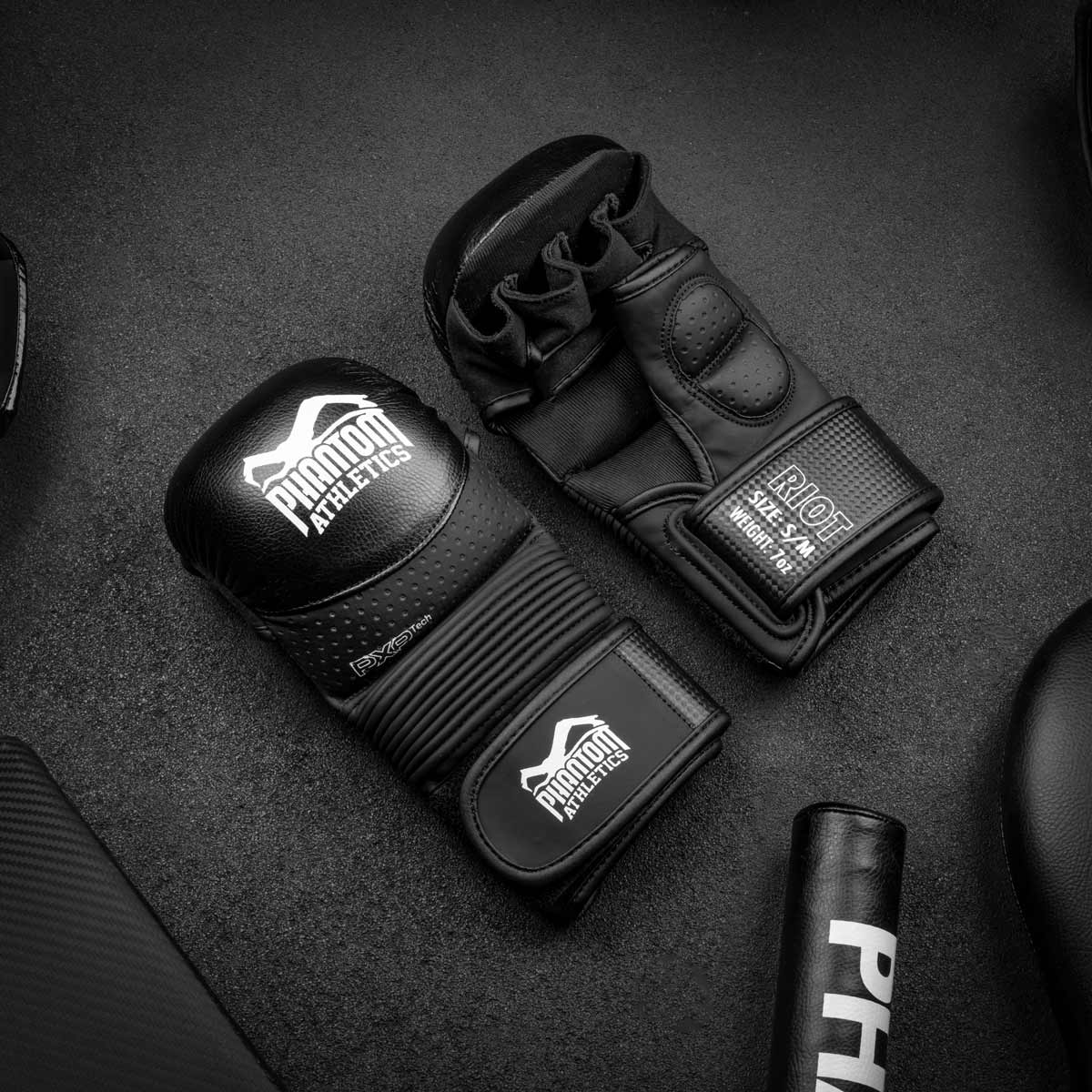 Phantom Athletics MMA Sparring Handschuhe RIOT Pro