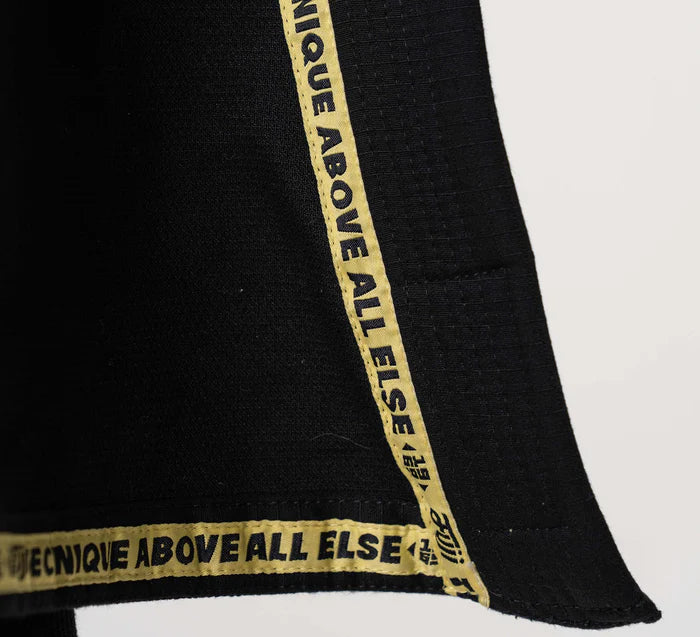 FUJI Flow-Tech BJJ Gi - Schwarz/Gold
