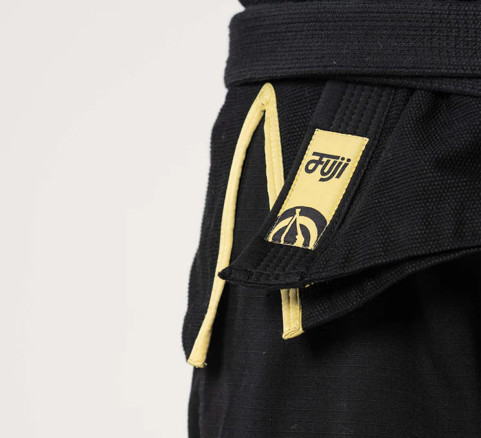 FUJI Flow-Tech BJJ Gi - Schwarz/Gold