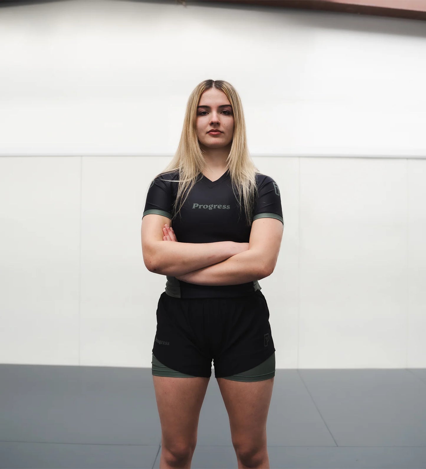 Progress Academy + Short hybride noir pour femme