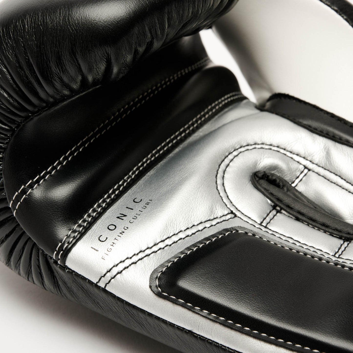 LEONE Boxhandschuhe Iconic - Schwarz