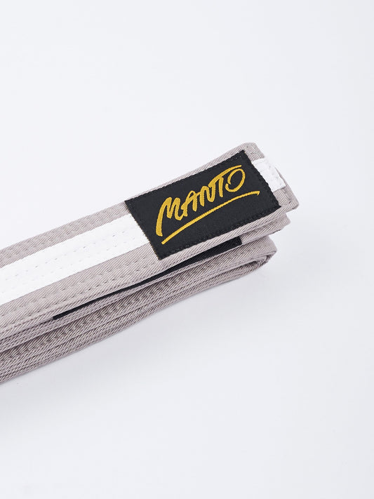 MANTO Kindergürtel BJJ TAG grau mit weissem Streifen