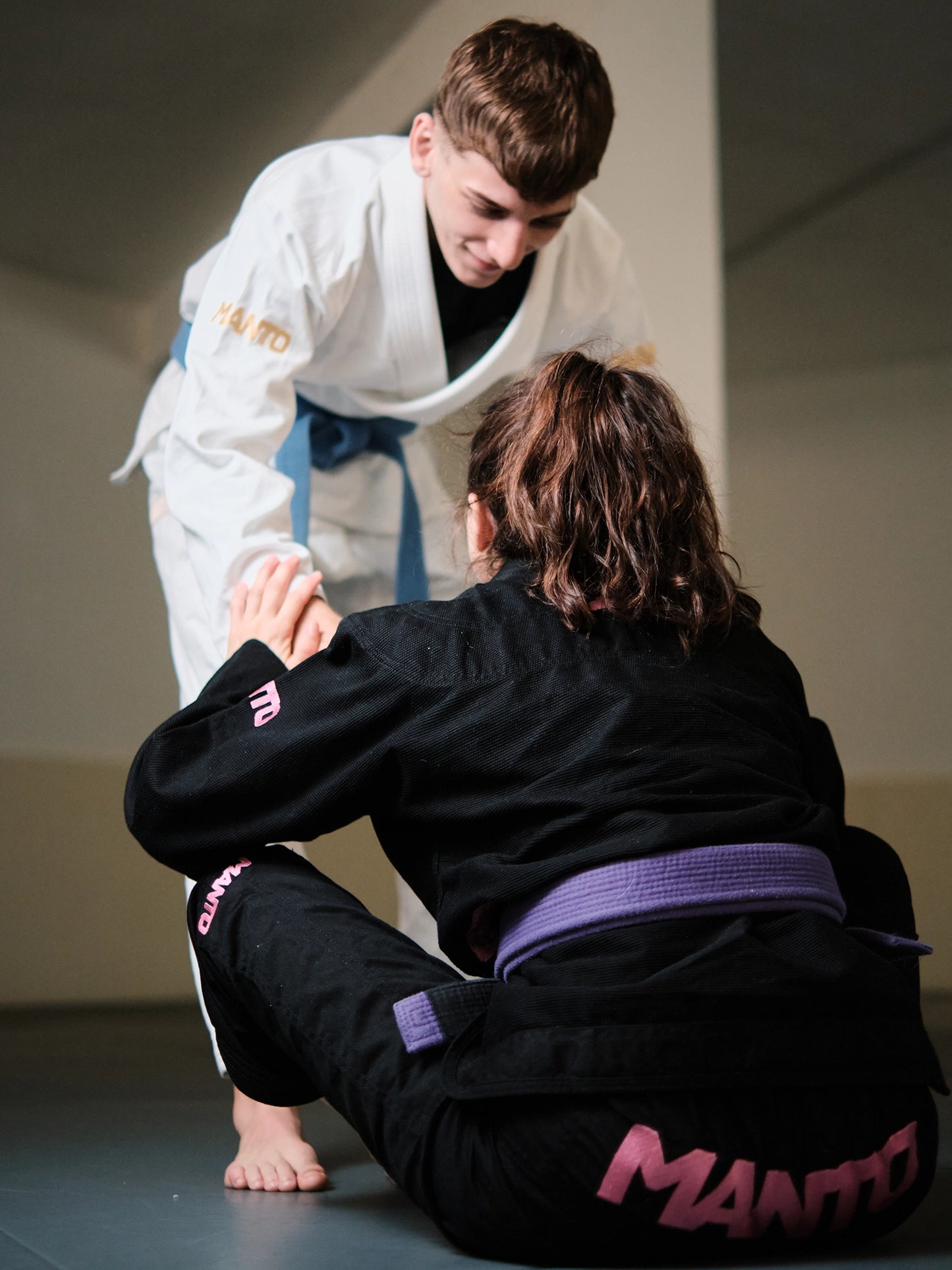 MANTO "RISE 2.0" BJJ GI - Schwarz-Rosa