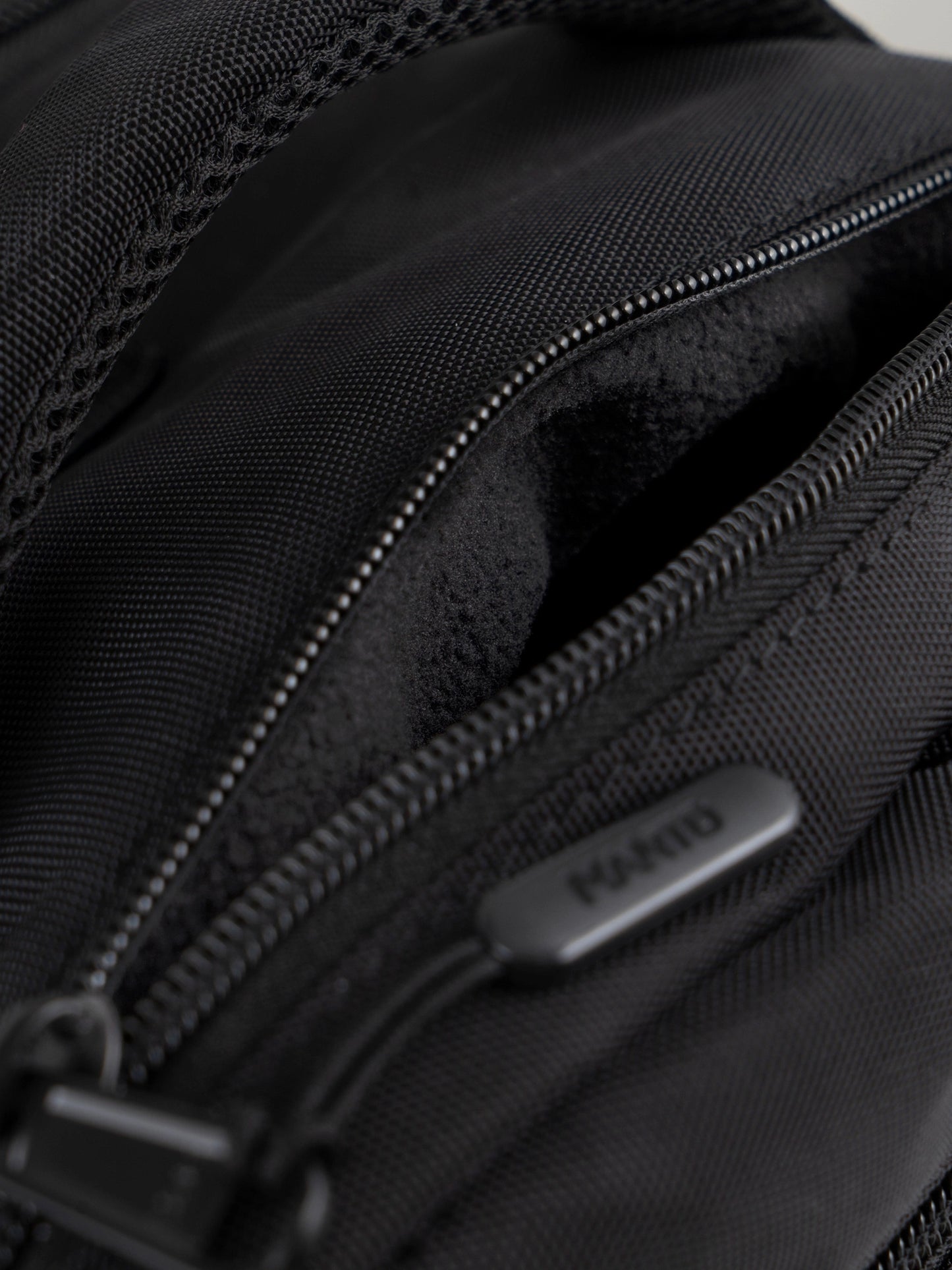 Sac à dos convertible MANTO SOCIETY medium - Noir