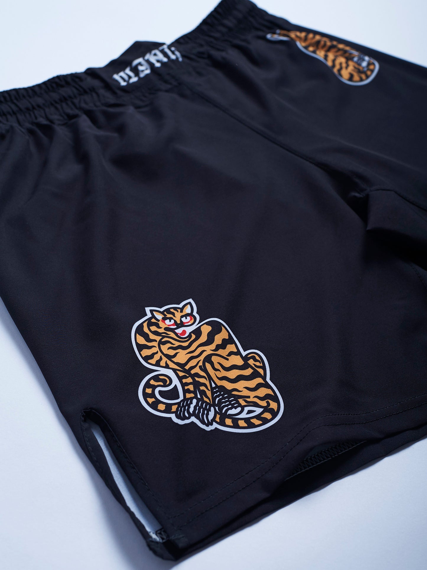 Short de combat léger MANTO TIGRES