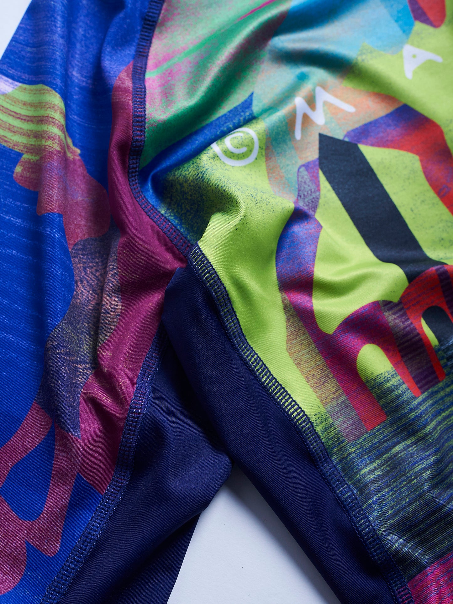 Rashguard MANTO NÉON ABSTRAIT