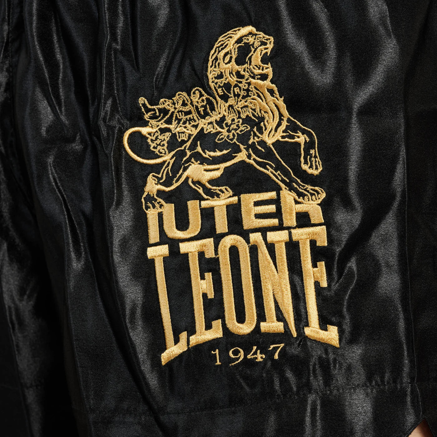 Leone x Iuter Combat Shorts - Schwarz - FIGHTWEAR