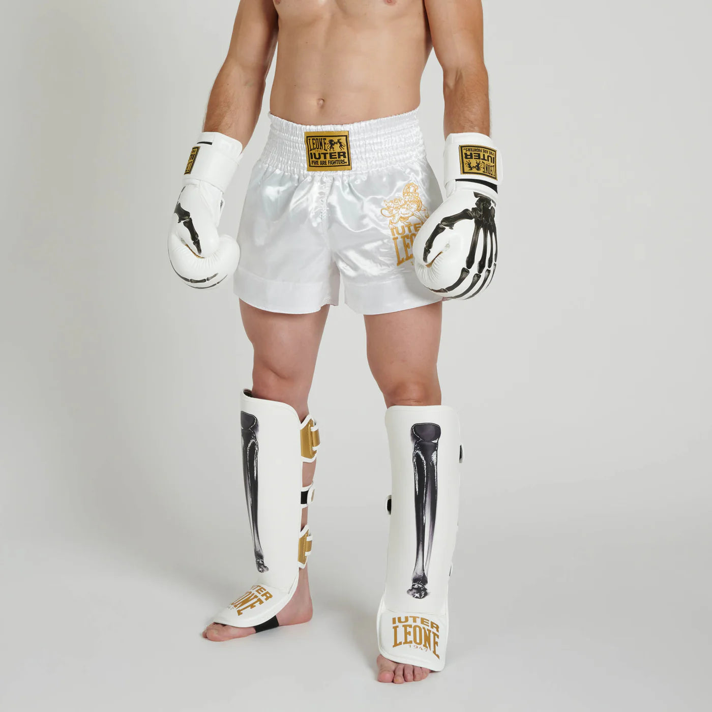 Leone x Iuter Combat Shorts - Weiss - FIGHTWEAR