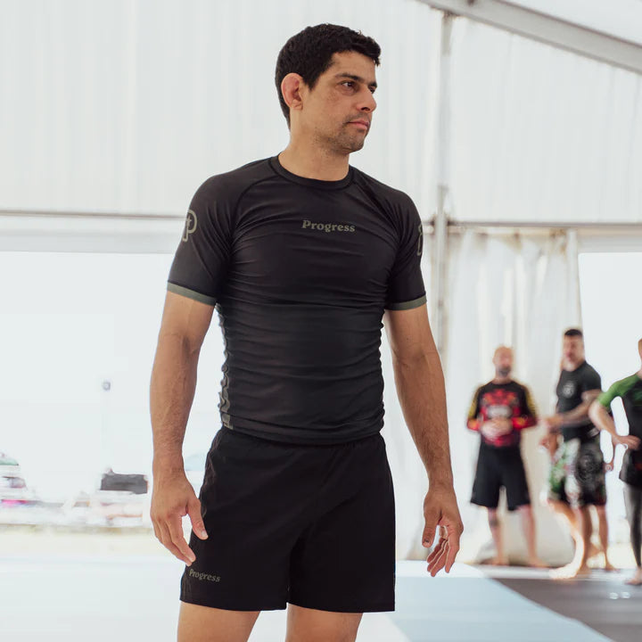 Progress Academy+ Rashguard - Schwarz