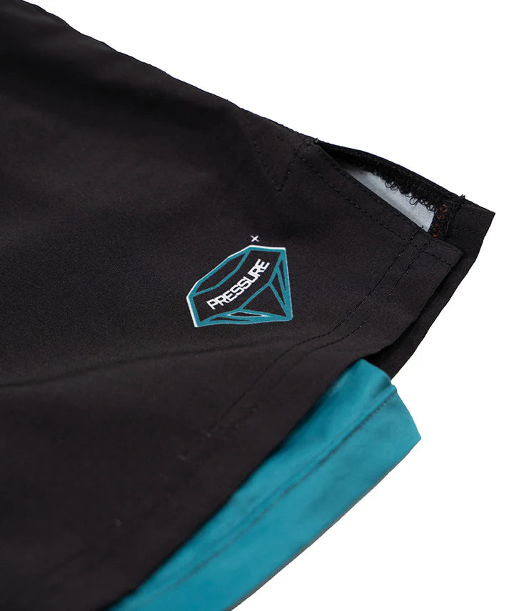 Progress No Pressure No Diamond Hybrid Shorts - Grün