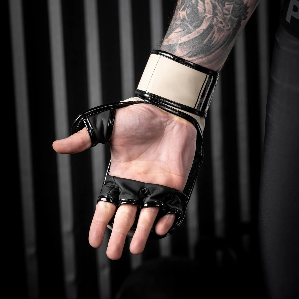 Phantom Athletics MMA Sparring Handschuhe APEX - Sandgrau