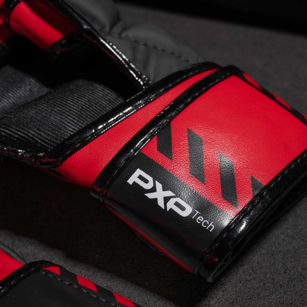 Phantom Athletics MMA Sparring Handschuhe APEX - Rot