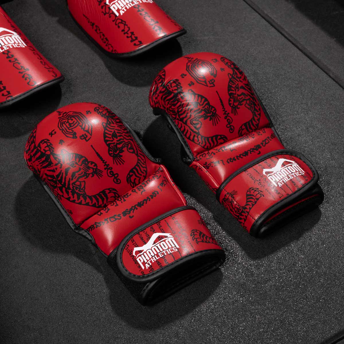 Phantom Athletics Sparring Handschuhe Muay Thai - Rot