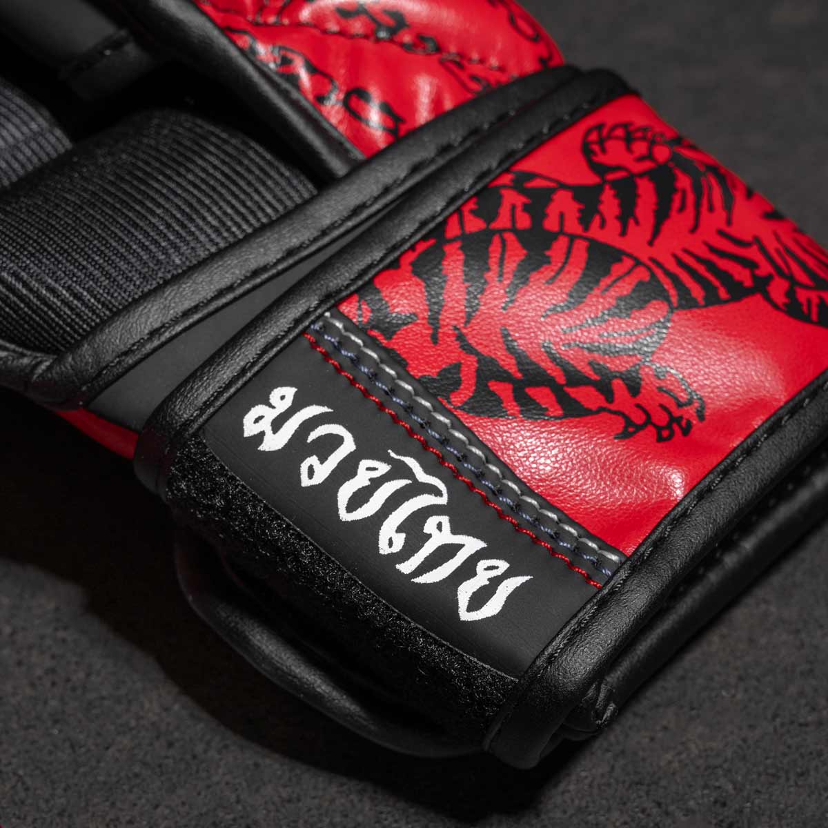 Phantom Athletics Sparring Handschuhe Muay Thai - Rot