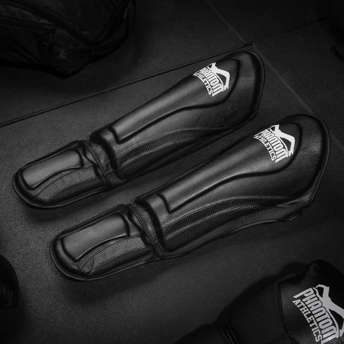 Phantom Athletics Schienbeinschutz RIOT Pro