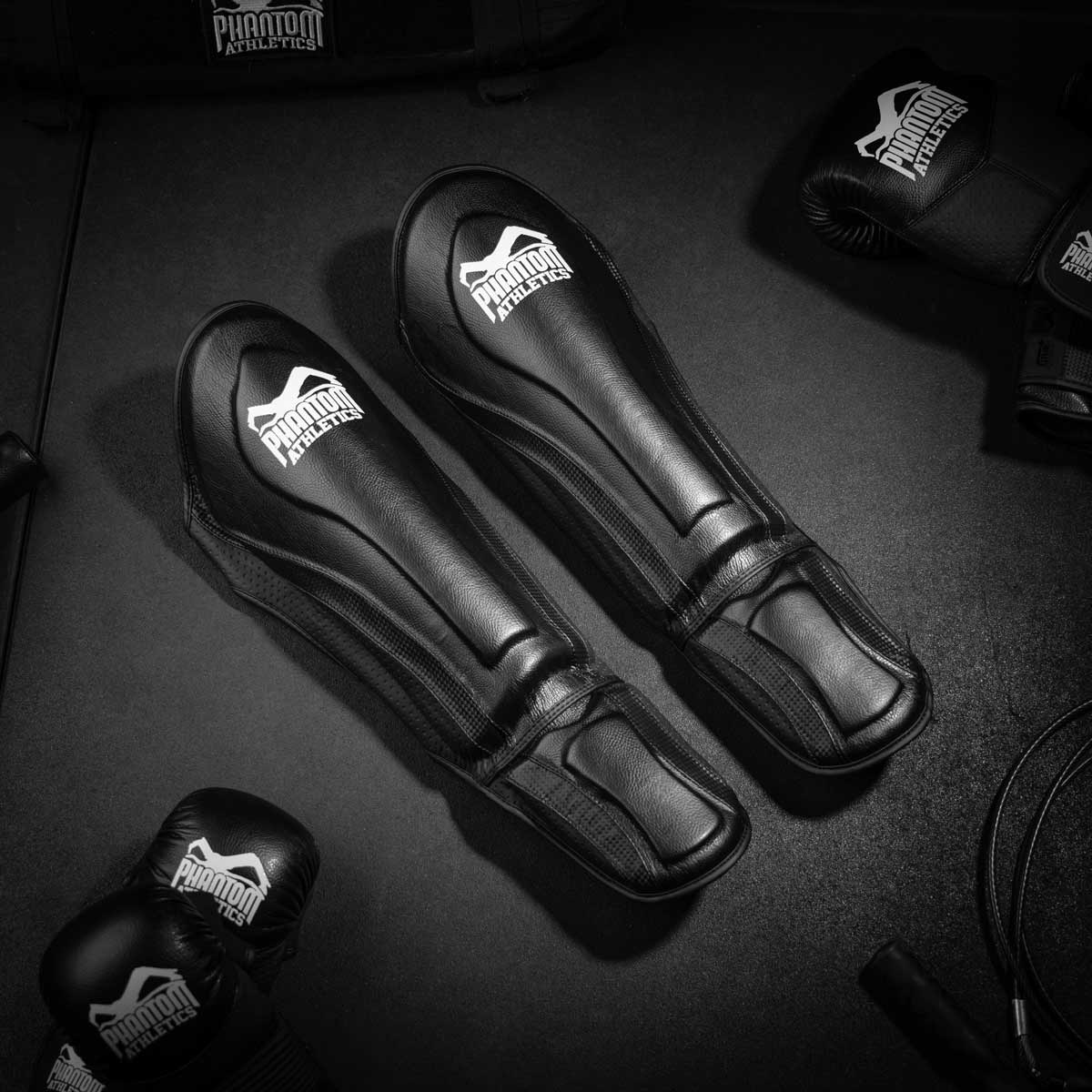 Phantom Athletics Schienbeinschutz RIOT Pro
