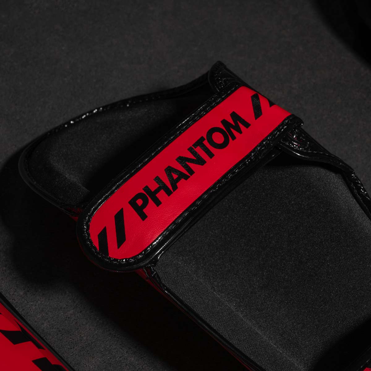 Phantom Athletics Schienbeinschutz APEX Striking - Rot