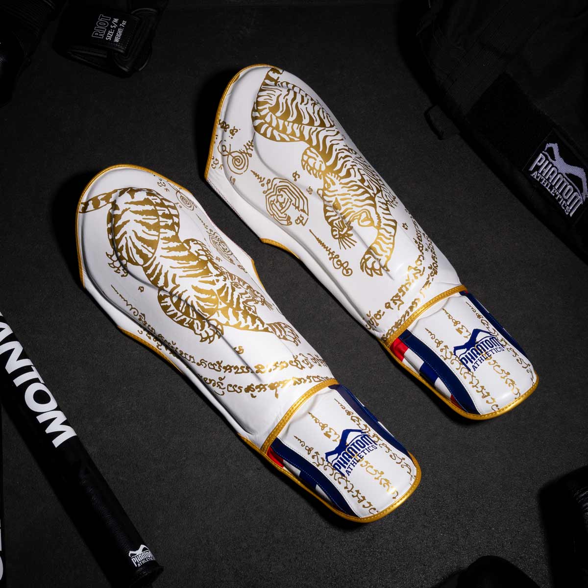 Phantom Athletics Schienbeinschutz Muay Thai Limited Edition - Weiss/Gold