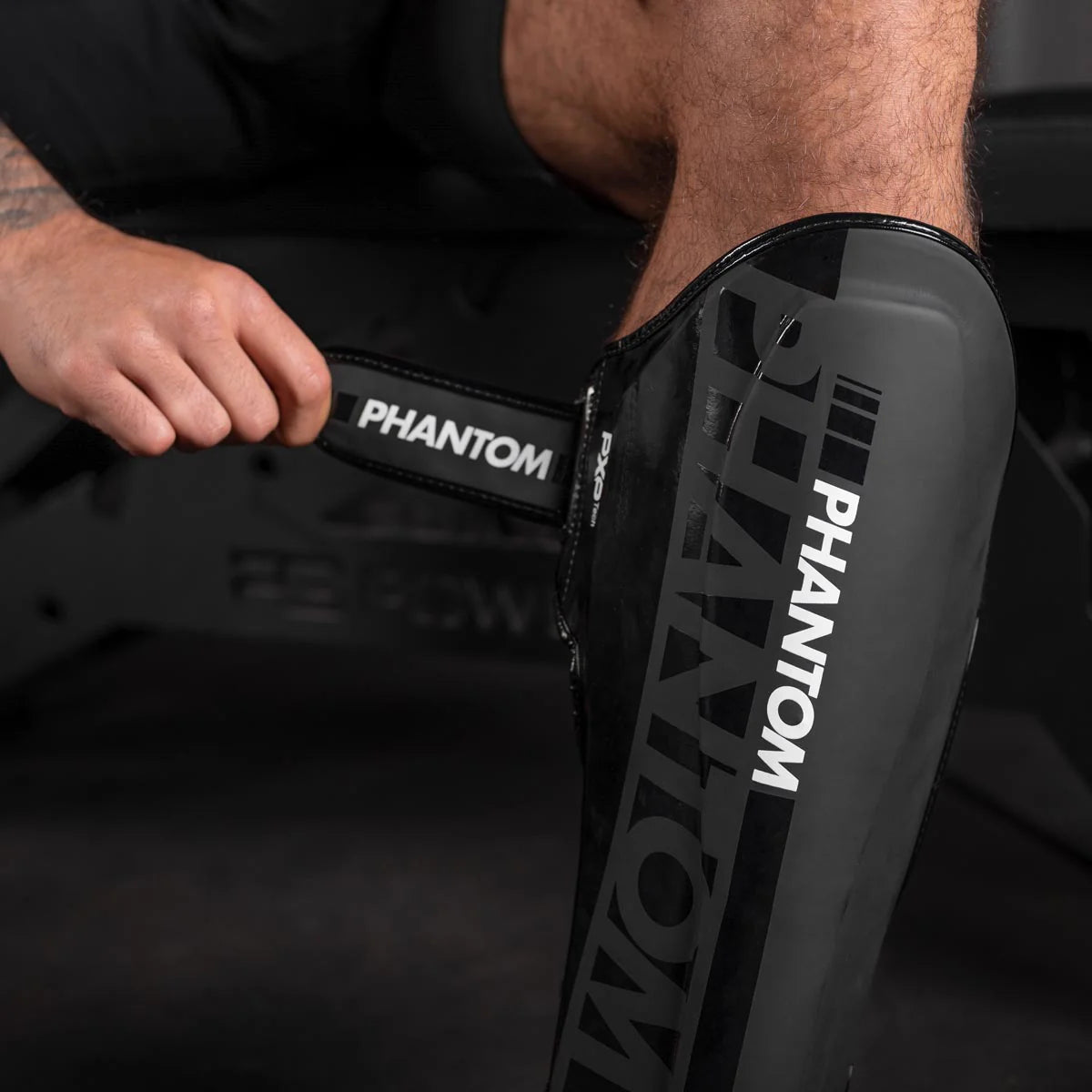 Phantom Athletics Schienbeinschutz APEX Striking - Schwarz