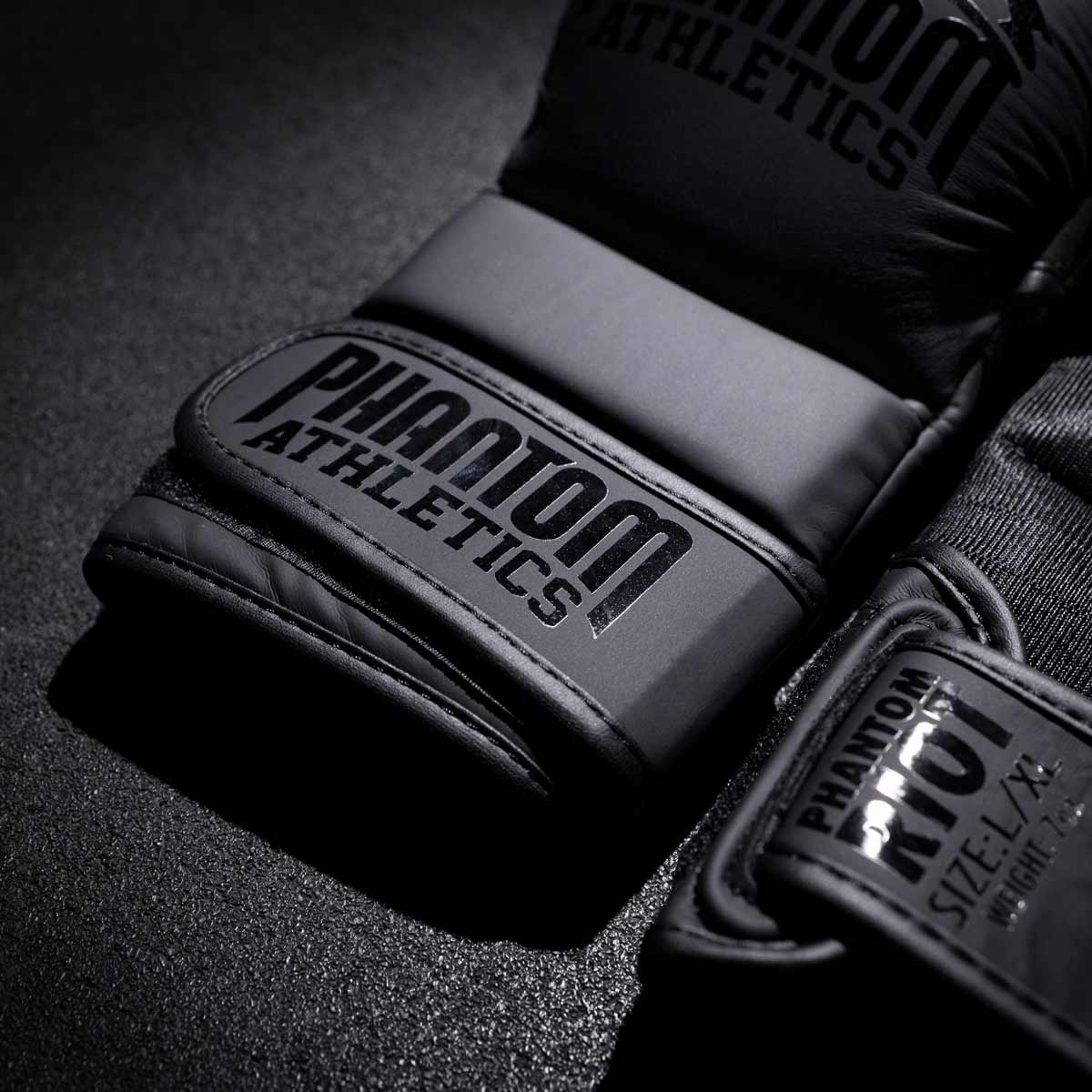 Phantom Athletics MMA Handschuhe Riot - Blackout Edition