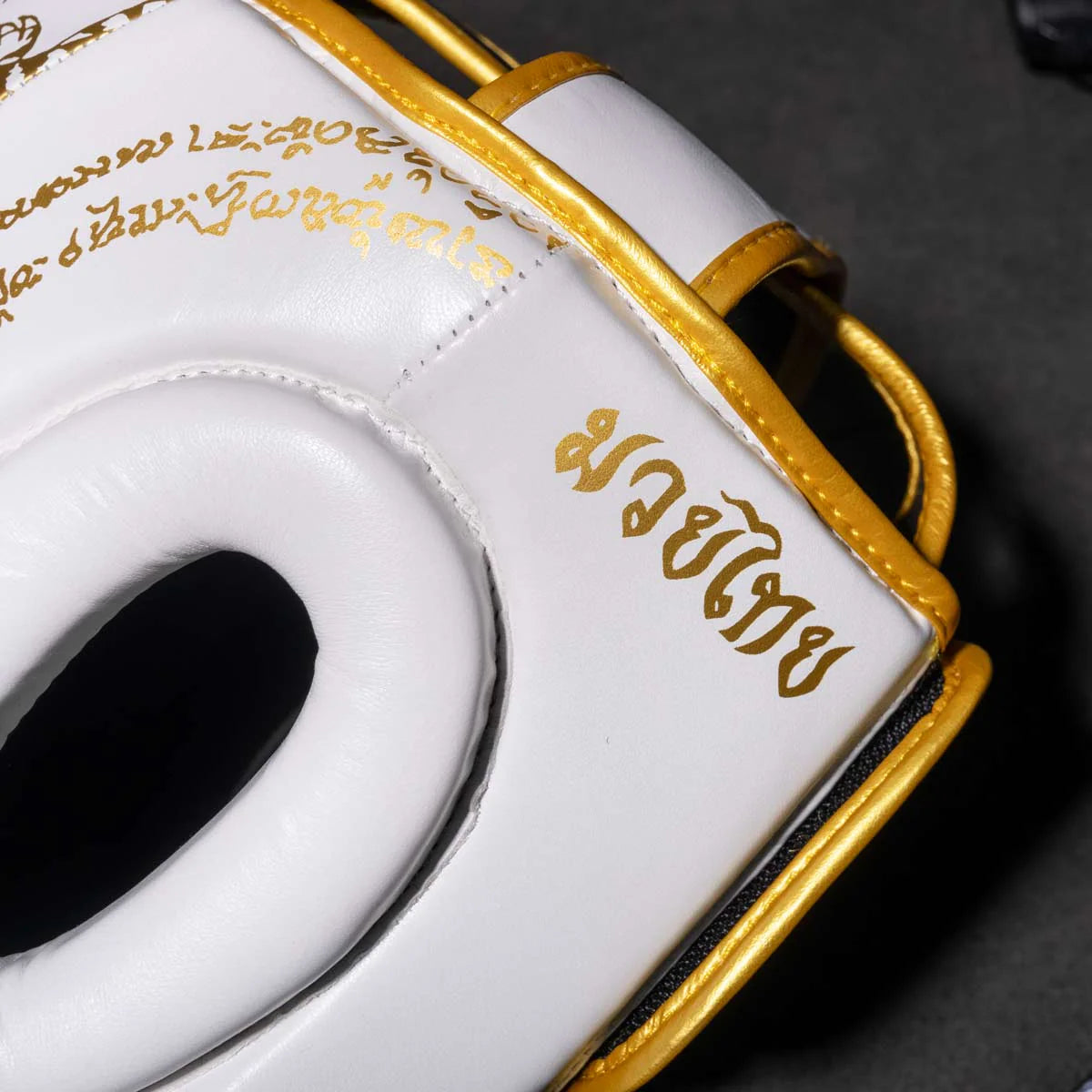 Phantom Athletics Kopfschutz Muay Thai Limited Edition - Weiss/Gold