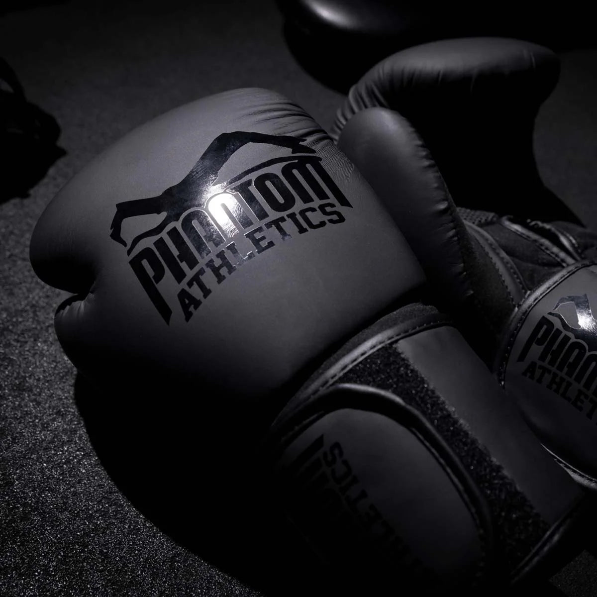 Phantom Athletics Boxhandschuhe Elite ATF - Blackout Edition