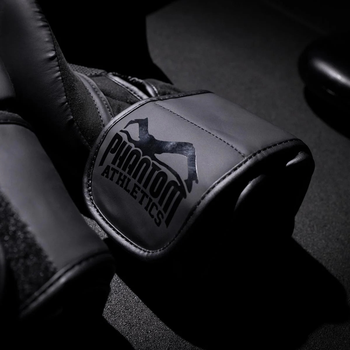 Phantom Athletics Boxhandschuhe Elite ATF - Blackout Edition
