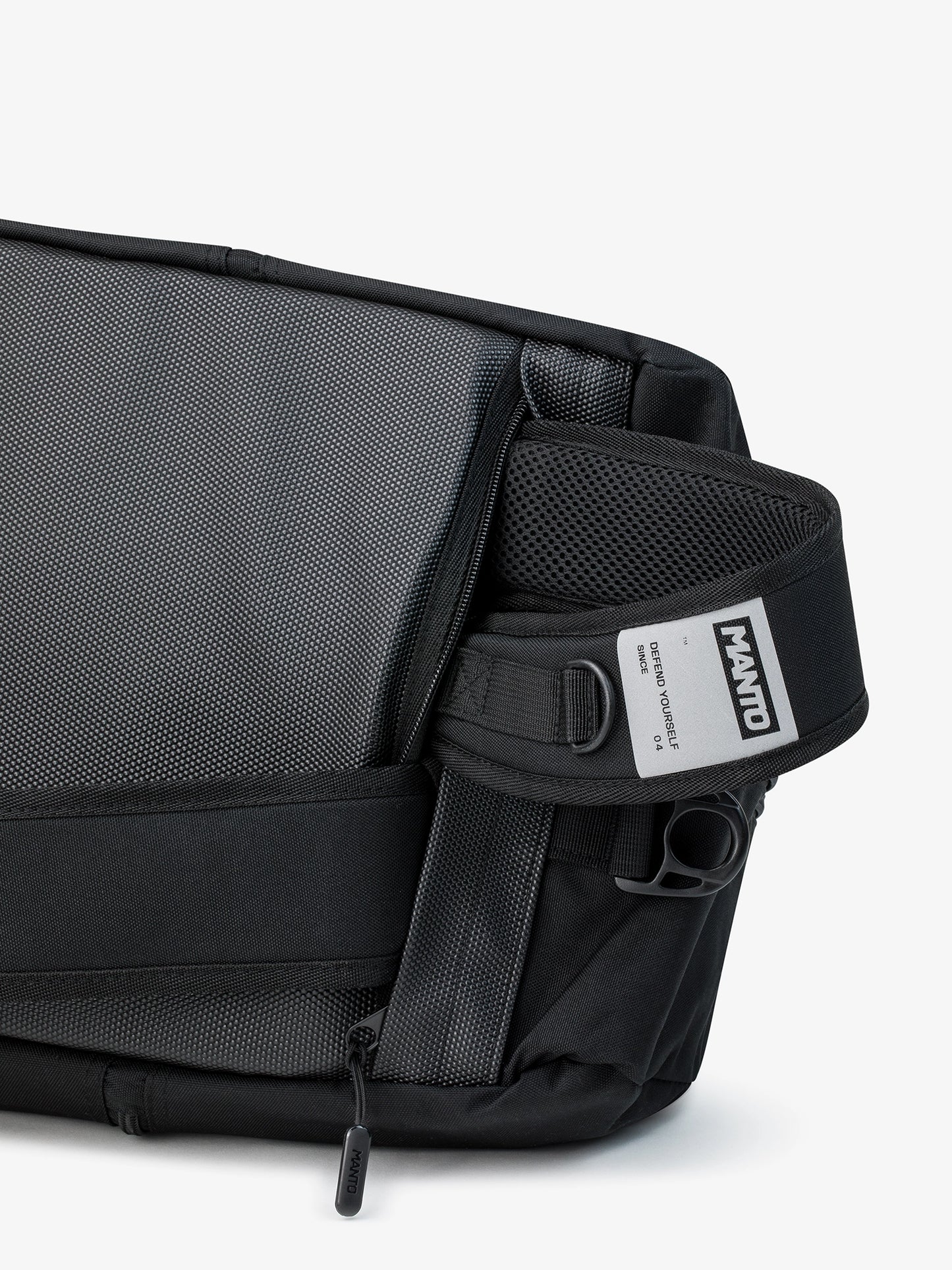 MANTO sporttasche / rucksack BLACKOUT